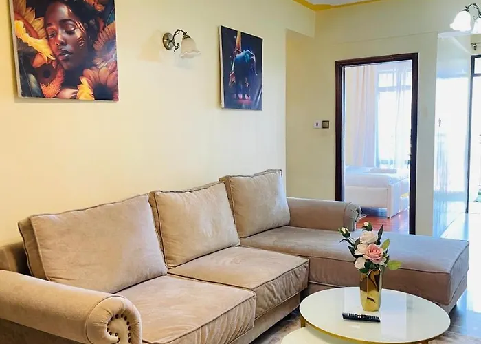 Huisdiervriedelijke Kilimani Vacation One And Half Bedroom- Netflix - Near Shopping Mall And 2Mns To Eateries Nairobi