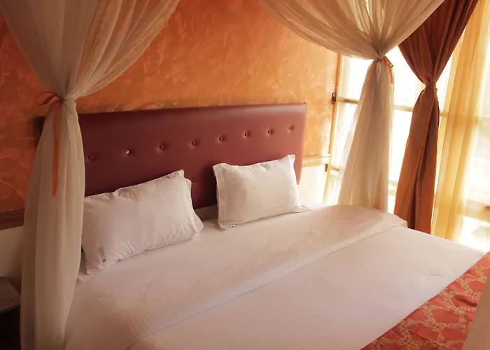Pearl Palace Hotel Nairobi Con una Pista de Golf